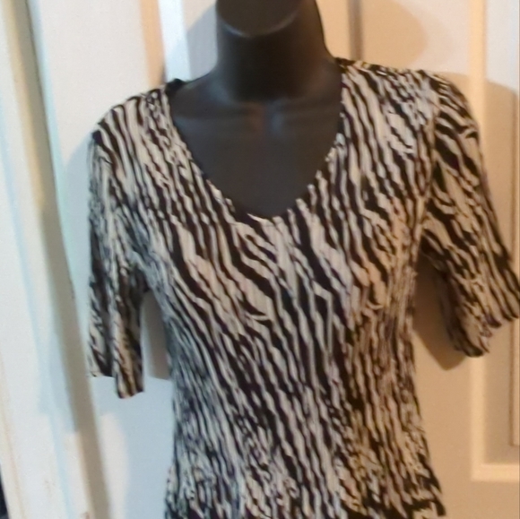 Magic Scarf Womens One Size Top Polyester Animal Print 1/2 Sleeves V-Neck NWOT - Picture 11 of 11